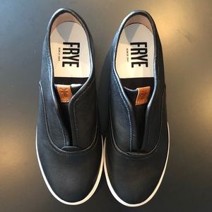 Frye Women's Maya Slip on